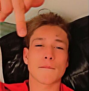 Meet your Posher, Levi